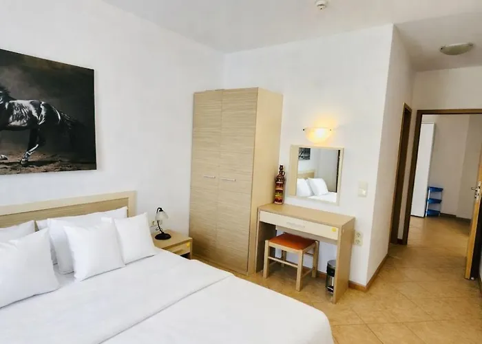 Spacious With 2 Bedrooms And 2 Bathrooms Complex Royal Sun Sunny * サニービーチ