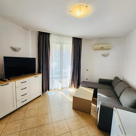 Spacious With 2 Bedrooms And 2 Bathrooms Complex Royal Sun Sunny Apartment